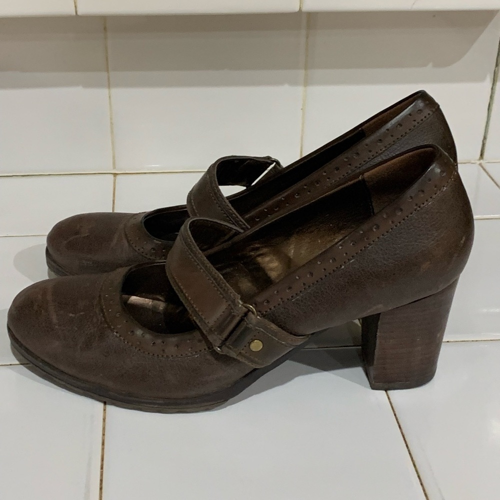 Sonoma Distressed Brown Woman’s Heels Size 9